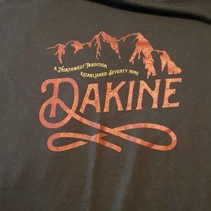 Dakine tee
